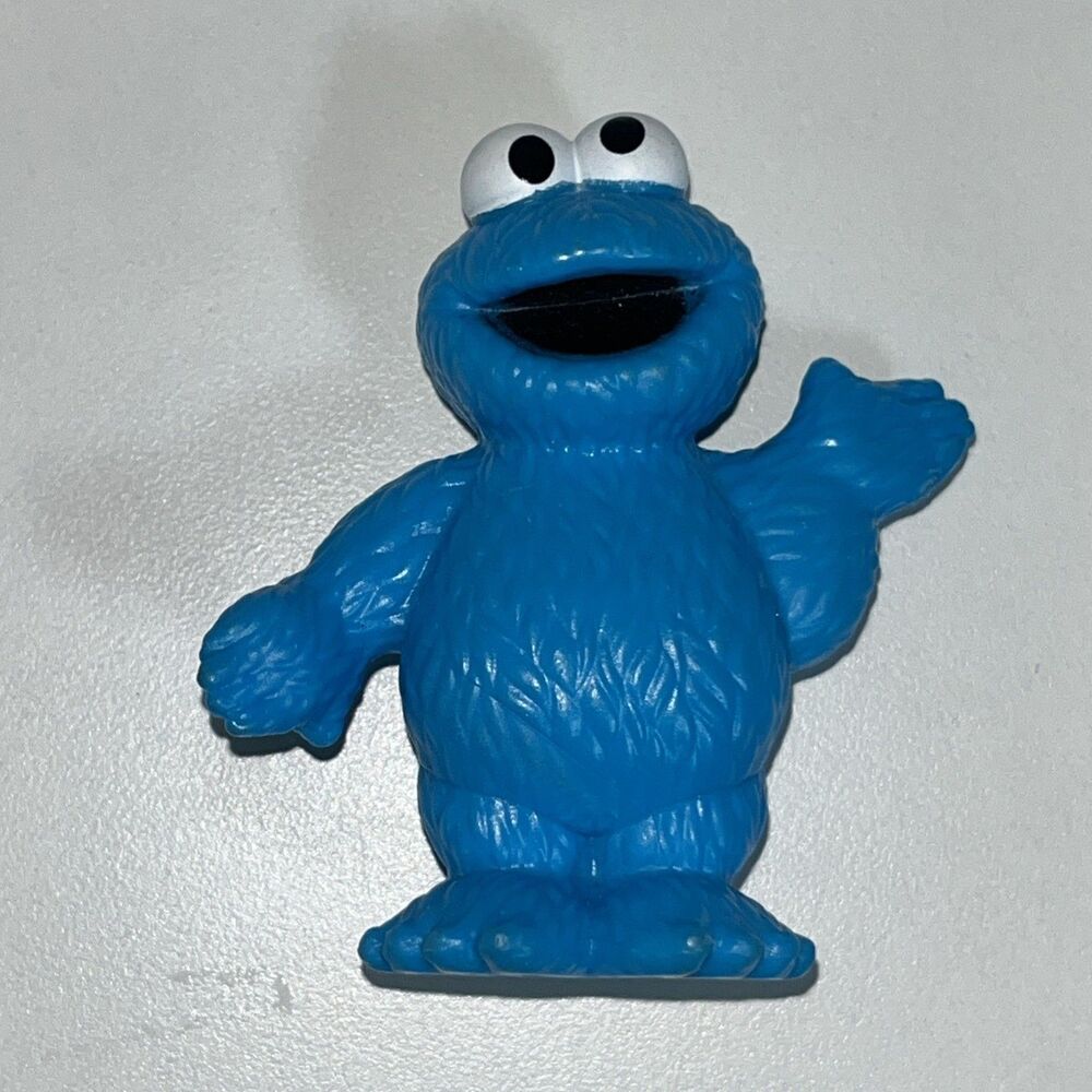 Hasbro Sesame Street Workshop COOKIE MONSTER Figure 2.25” Cake Topper